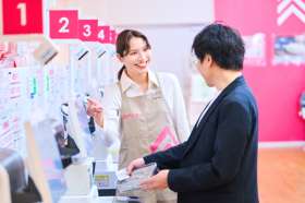 ダイソーららテラスＨＡＲＵＭＩＦＬＡＧ店_1584の求人画像