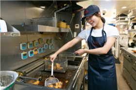 bb.q OLIVE CHICKEN cafe 　笹塚店（オリーブチキンカフェ）【1361】の求人画像