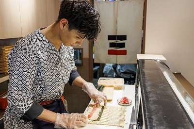 立食い寿司みさき 上野3153店のアルバイト写真