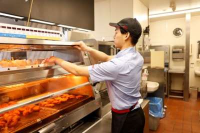 ケンタッキーフライドチキン　帯広南の森東店の求人画像