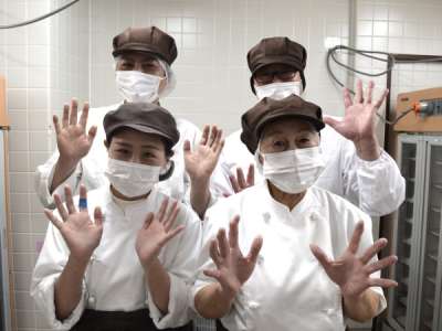 ファミニュー亀山（グリーンフード株式会社）のアルバイト写真
