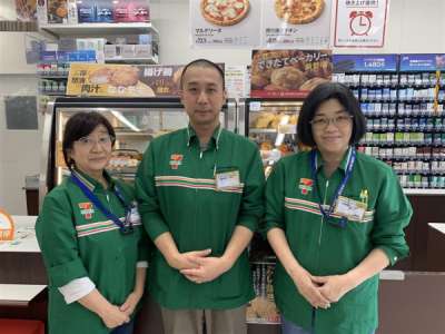 セブンイレブン　札幌北丘珠３条４丁目店の求人画像