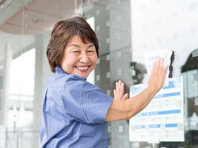 マンションの清掃代行スタッフのアルバイト写真